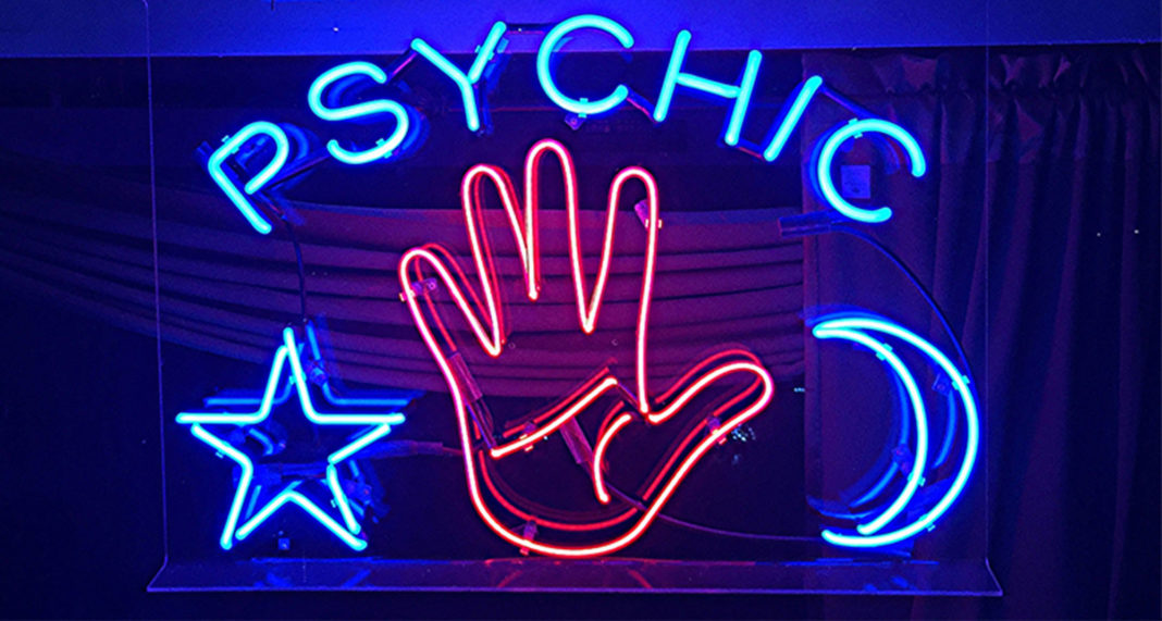 USEREVIEW 005: Writers as Psychics